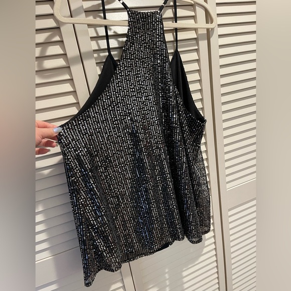 Shawhuwa Women's Fashion V Neck Sequin Strappy Flowy Tank - Picture 7 of 10